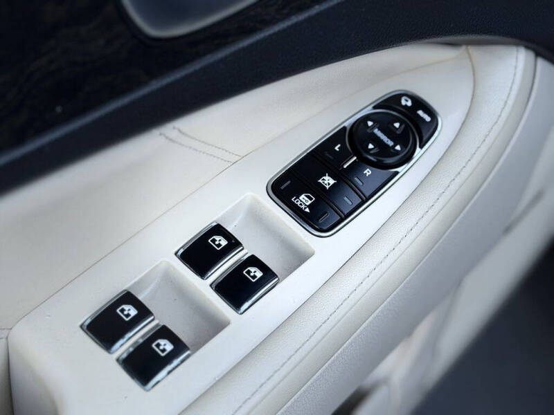 2016 Hyundai Equus Signature