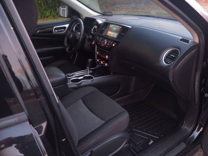 2018 Nissan Pathfinder SV