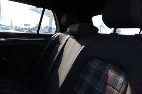 2017 Volkswagen Golf GTI S