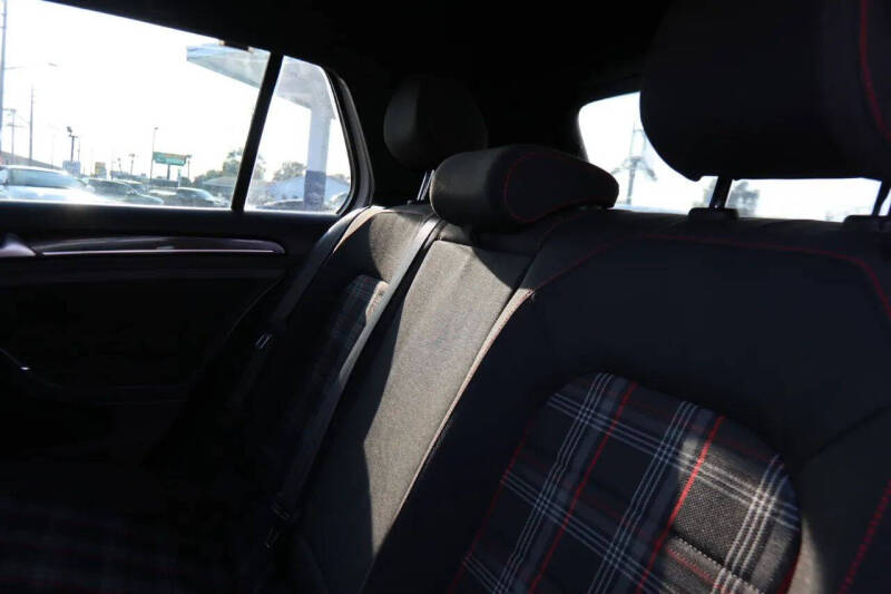 2017 Volkswagen Golf GTI S