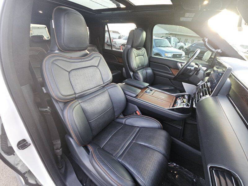 2022 Lincoln Navigator L Black Label