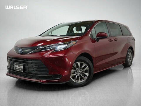 2024 Toyota Sienna LE 8-Passenger
