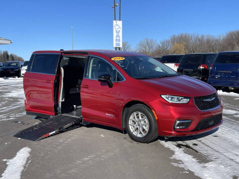 2024 Chrysler Pacifica Touring L