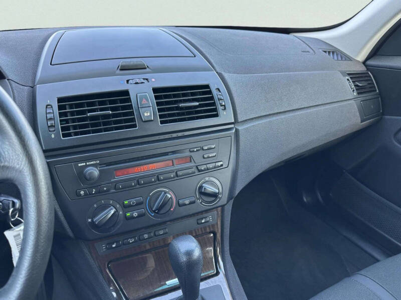 2005 BMW X3 2.5i