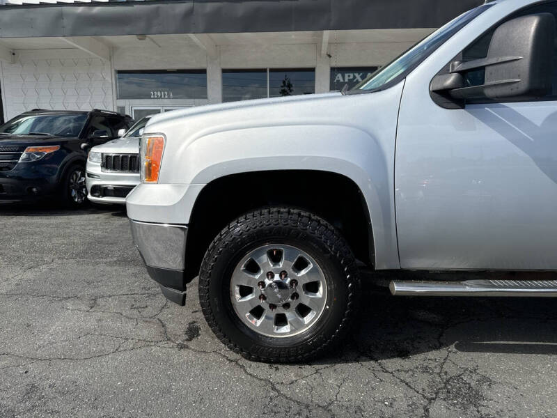 Used 2013 GMC Sierra 2500HD SLE with VIN 1GT120C87DF218004 for sale in Edmonds, WA