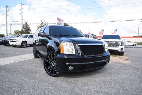 2013 GMC Yukon XL for sale at GRANT CAR CONCEPTS in Orlando FL