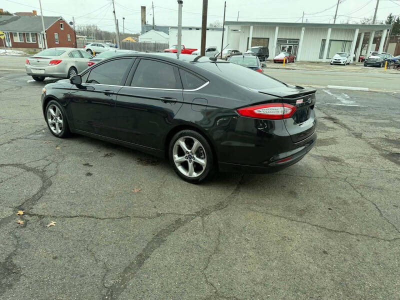 2014 Ford Fusion SE