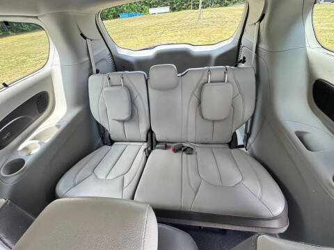 2017 Chrysler Pacifica Touring-L Plus