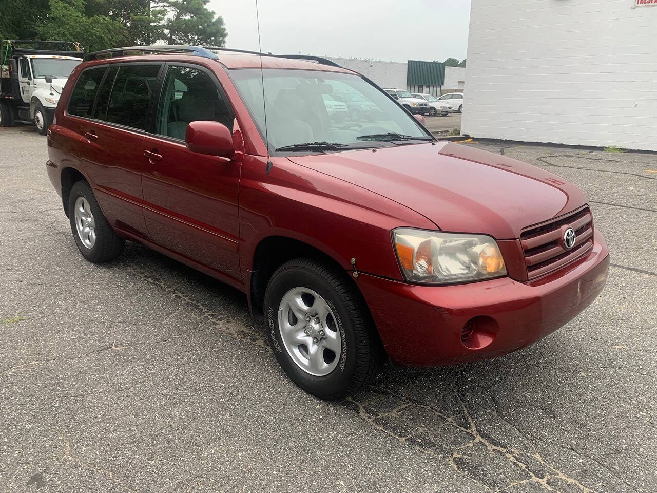 2005 Toyota Highlander for sale at Avilor Auto Terminal inc. in Central Islip, NY