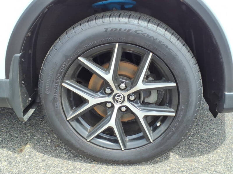 2017 Toyota RAV4 SE