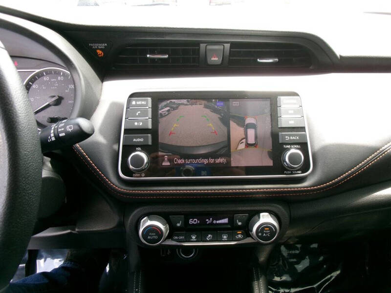 2019 Nissan Kicks SR