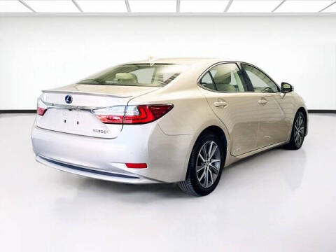 2017 Lexus ES 300h