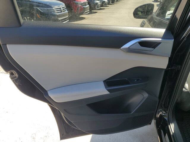 2025 Volkswagen Taos SE