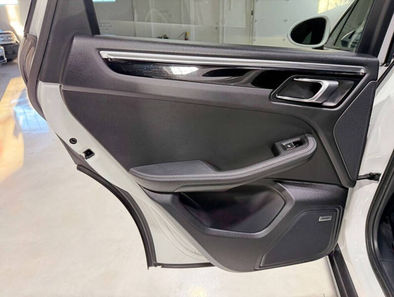 2017 Porsche Macan S