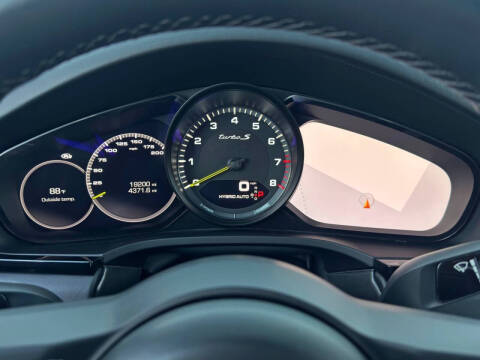 2021 Porsche Cayenne Turbo S E-Hybrid Coupe