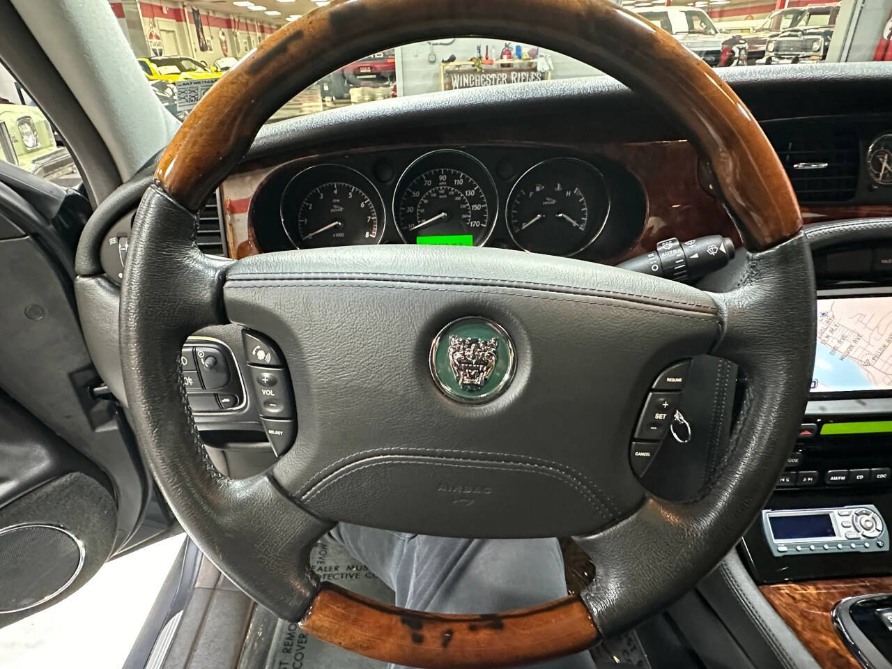 2005 Jaguar XJ-Series 24