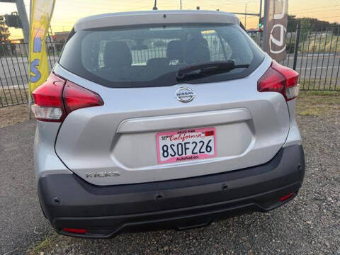 2020 Nissan Kicks S