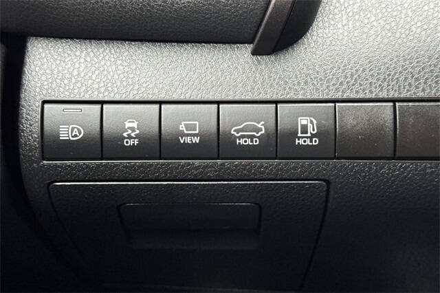 2021 Toyota Camry Hybrid XLE