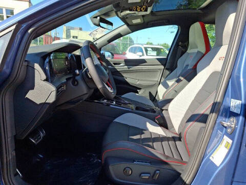 2025 Volkswagen Golf GTI Autobahn