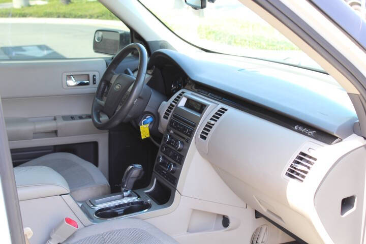 2011 Ford Flex SE
