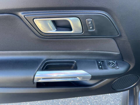 2021 Ford Mustang EcoBoost