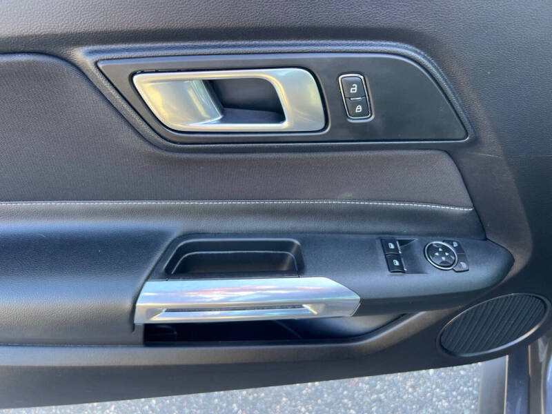 2021 Ford Mustang EcoBoost