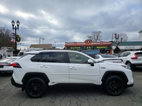 2021 Toyota RAV4 Hybrid XLE