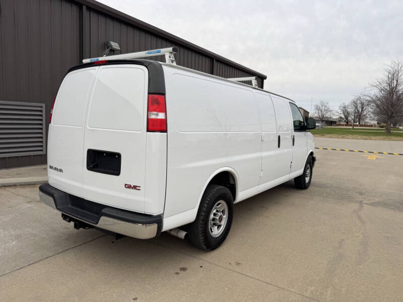 2023 GMC Savana 2500