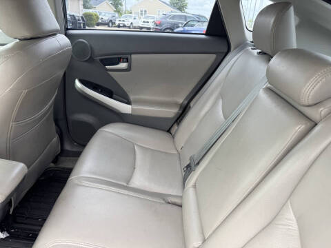 2010 Toyota Prius III