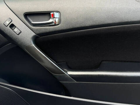 2012 Hyundai Genesis Coupe 2.0T Premium
