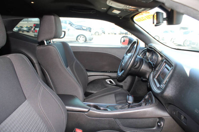 2017 Dodge Challenger SXT