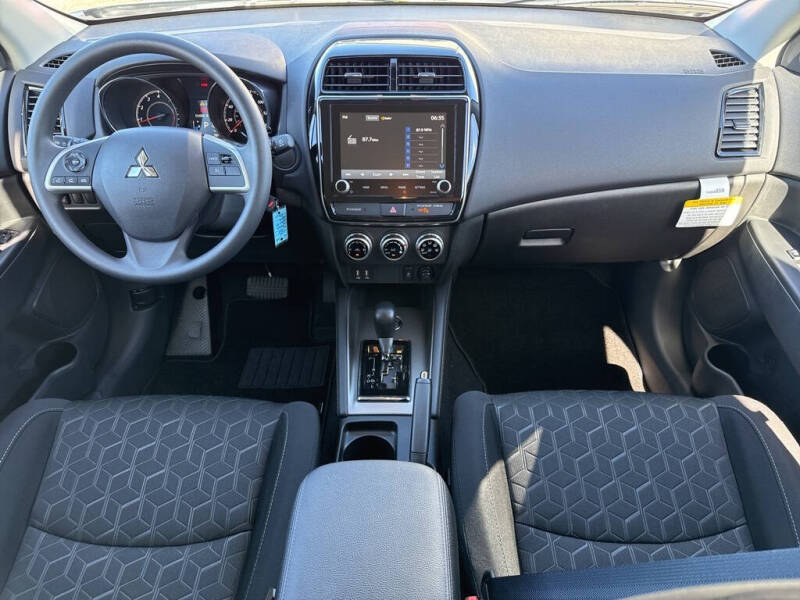 2026 Mitsubishi Outlander Sport ES