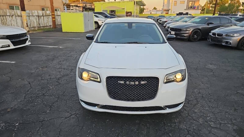 2019 Chrysler 300 Touring