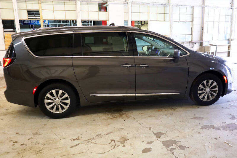 2020 Chrysler Pacifica Touring L