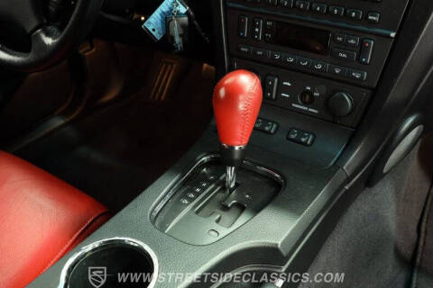 2005 Ford Thunderbird Deluxe