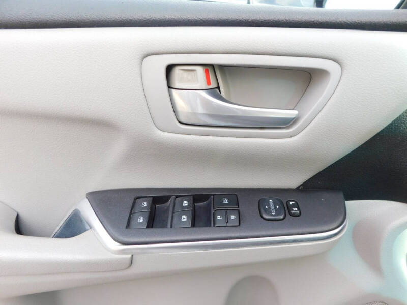 2016 Toyota Camry LE