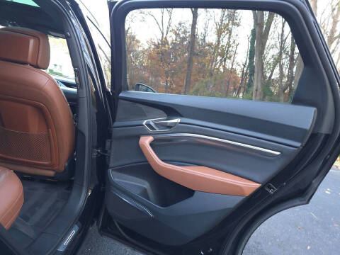 2024 Audi Q8 e-tron quattro Premium Plus