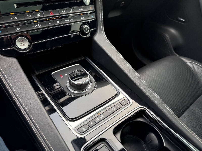 2019 Jaguar F-PACE S