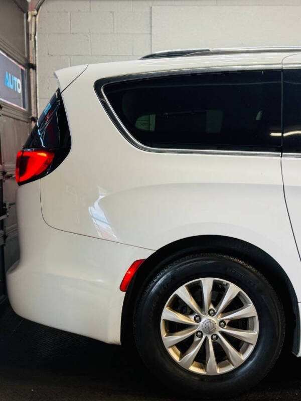 2019 Chrysler Pacifica Touring L