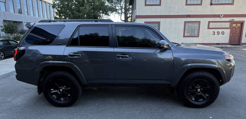 2022 Toyota 4Runner SR5