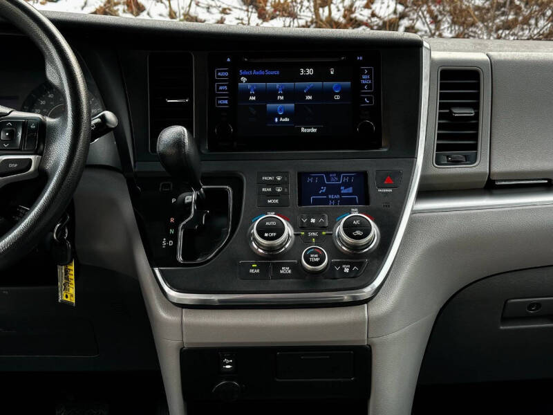 2015 Toyota Sienna LE 7-Passenger