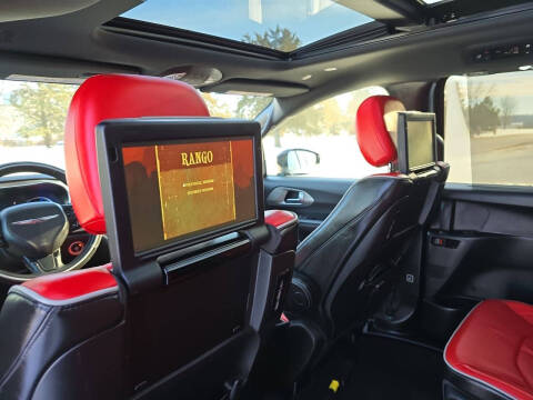 2020 Chrysler Pacifica Hybrid Limited Red S