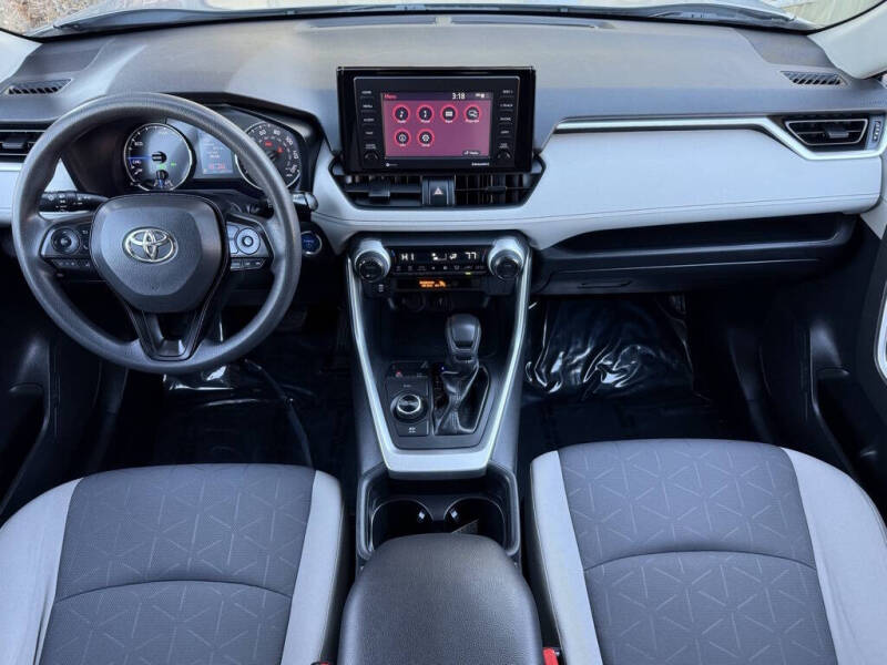 2020 Toyota RAV4 Hybrid XLE