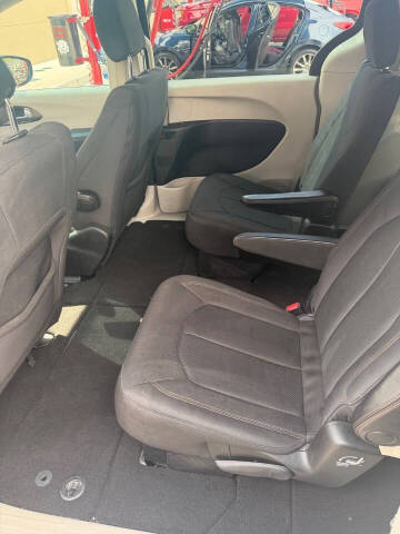 2018 Chrysler Pacifica LX