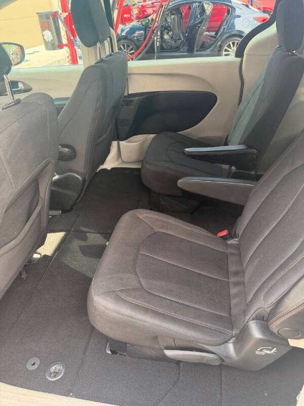 2018 Chrysler Pacifica LX