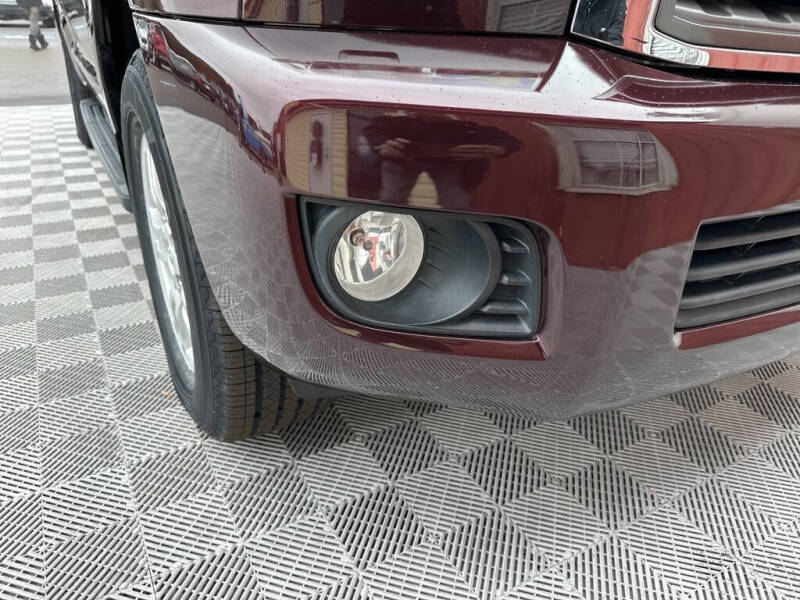 2016 Toyota Sequoia SR5