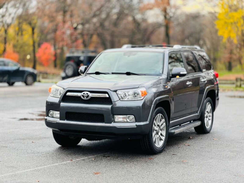 2013 Toyota 4Runner SR5's photo
