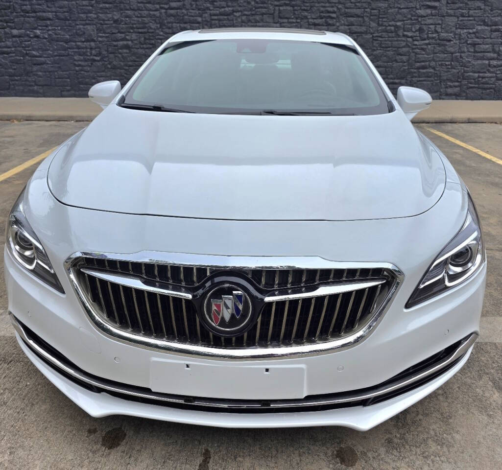 2017 Buick LaCrosse Premium 4dr Sedan - White exterior view 8