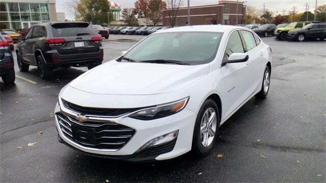 Used 2022 Chevrolet Malibu 1LT with VIN 1G1ZD5ST8NF151536 for sale in North Olmsted, OH