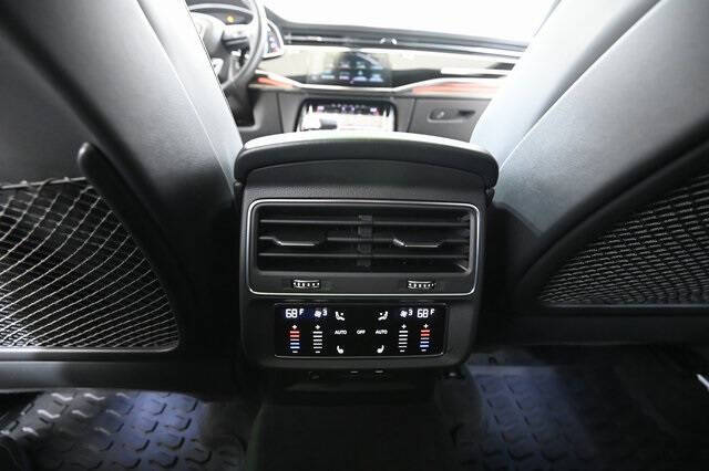 2022 Audi SQ8 4.0T quattro Prestige